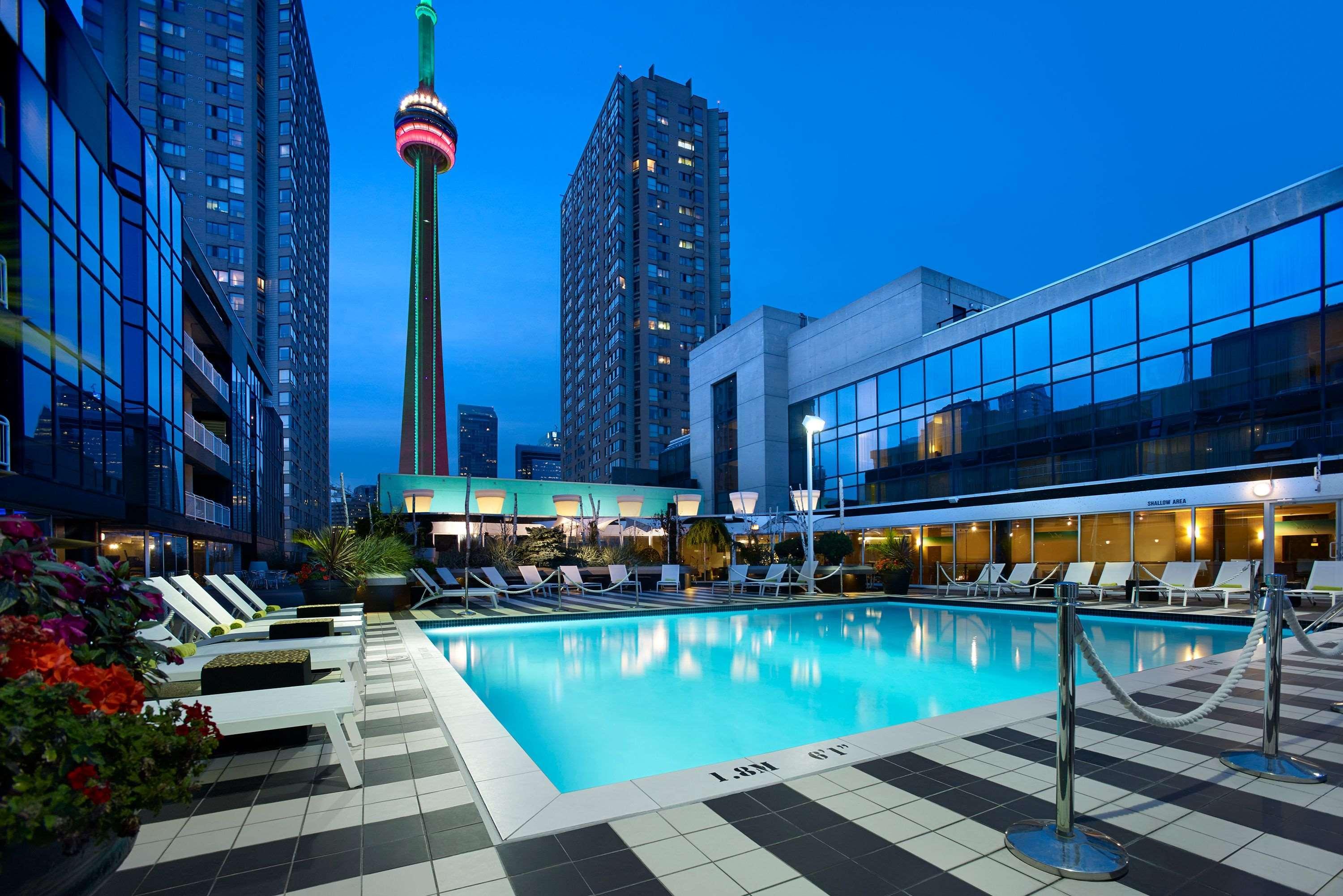 ホテル Radisson Blu Toronto Downtown エクステリア 写真